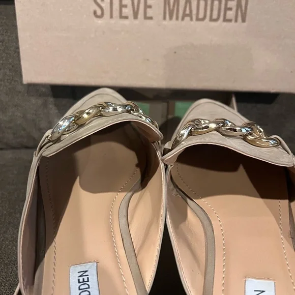 Steve Madden Women's Tan Mules, size 10. Worn twice - Picture 4 of 6